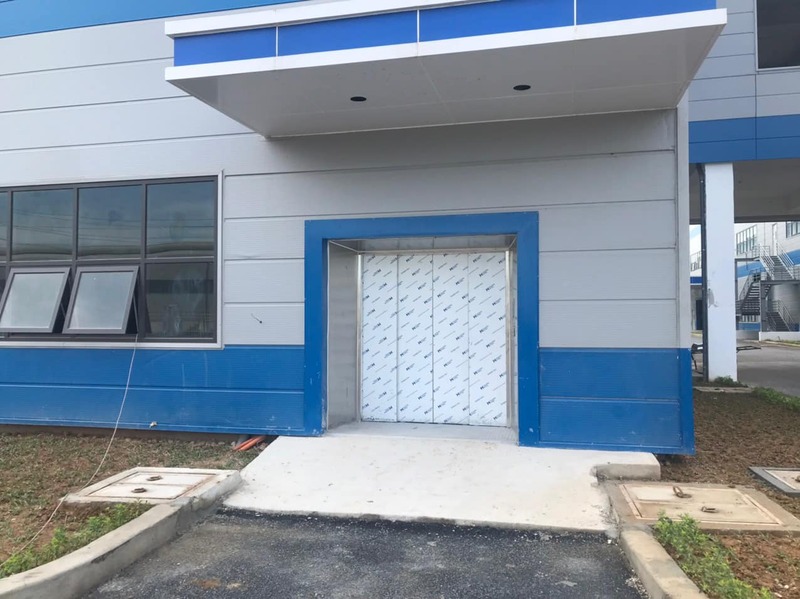 Thang tải hàng công nghiệp cho nhà máy 2000kg